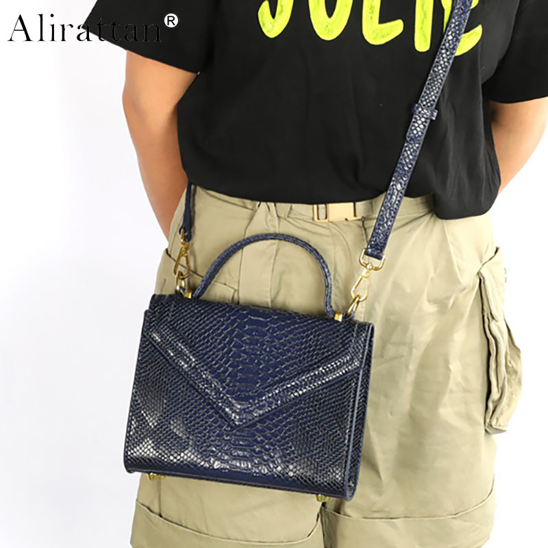 Women Bags In Dubai - กระเป๋าถือสะพายไหล่หนัง PU ลายงูสำหรับผู้หญิง ดีไซน์แฟชั่น หรูหรา ลายจระเข้