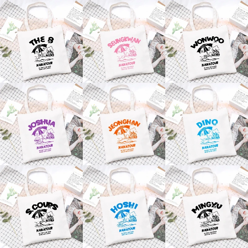 Women Bags White - กระเป๋าถือสะพายไหล่ลายตัวอักษรสีขาวเรียบง่ายสไตล์ฤดูร้อน Nanatour ของวงเคป็อป S.Coups Jeonghan กระเป๋าผ้าแคนวาส