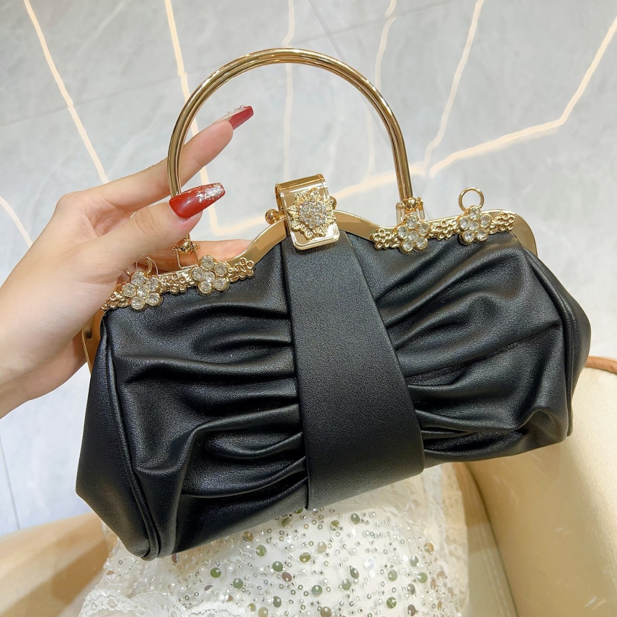 Women Bags In Trend - กระเป๋าคลัทช์ออกงานกลางคืนผู้หญิงหรูหราไฮเอนด์ปี 2025 รุ่น Cloud สำหรับงานแต่งงาน งานพรอม