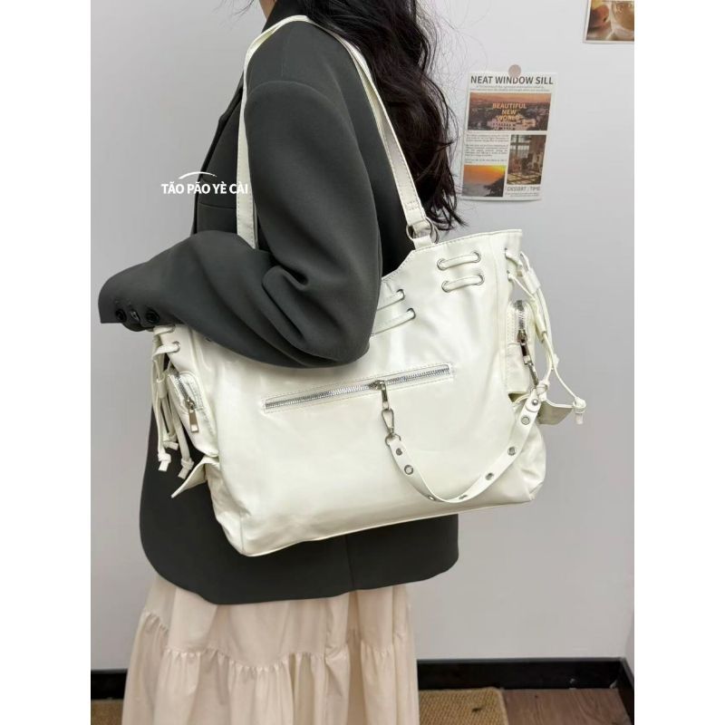Women Bags In Trend - กระเป๋าโท้ทลายรถจักรยานยนต์สไตล์เกาหลี ดีไซน์หรูหรา ประดับหมุดวิลโลว์ สะพายไหล่หรือสะพายข้างได้ ใช้งานได้หลากหลาย สวยหรู