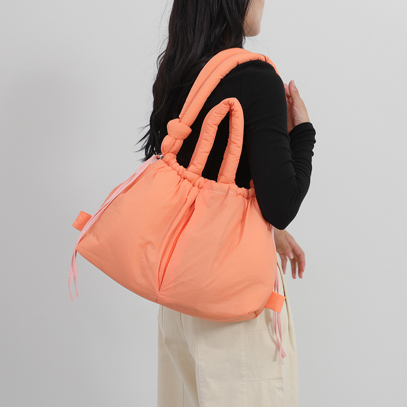 Women Bags White - กระเป๋าไหล่เส้นเดียวแฟชั่นแจ็คเก็ตบุนวมใหม่สำหรับผู้หญิงกระเป๋าโท้ทกระเป๋าเป้สะพายหลัง Crossbody mochila femininas กระเป๋าขนาดใหญ่
