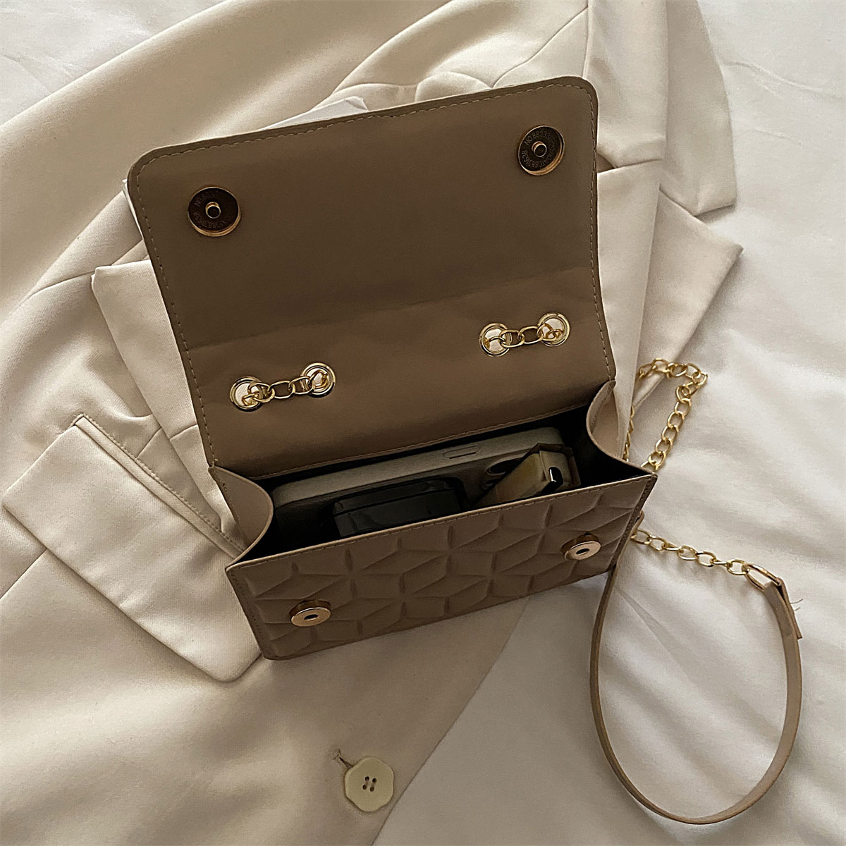 กระเป๋าสะพายไหล่ทรงสี่เหลี่ยมเ - Women Bags In Trend บทวิจารณ์และราคา