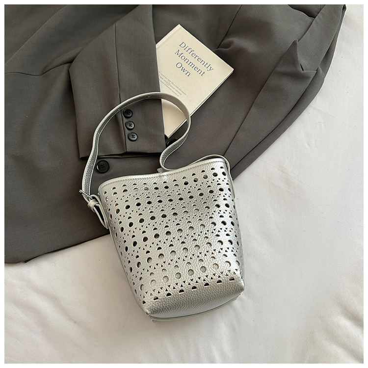 กระเป๋าถือทรงบัคเก็ตหนังนิ่มแฟ - Women'S Kipling Bags บทวิจารณ์และราคา