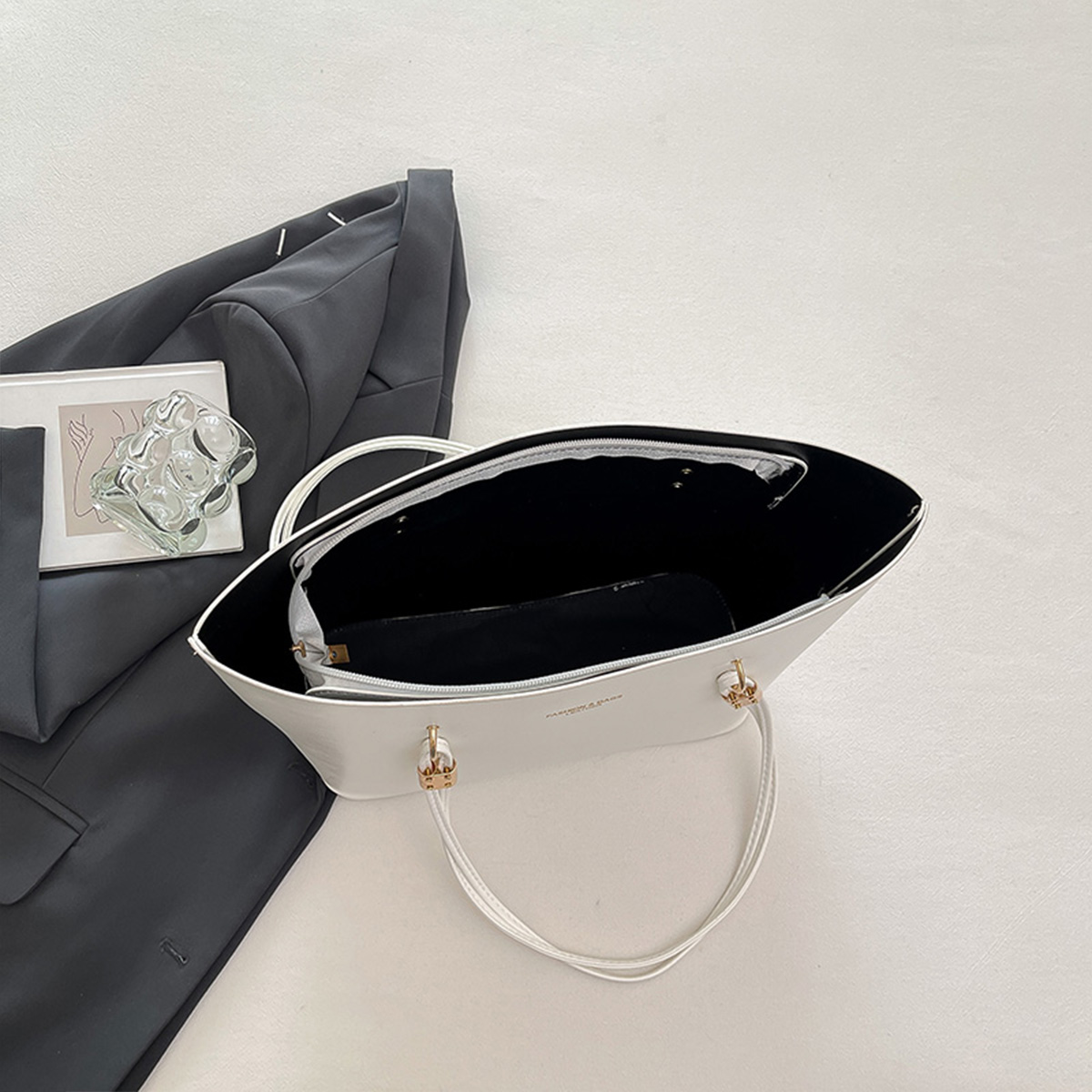 กระเป๋าโท้ทแฟชั่นสำหรับใช้ในชี - Women Bags Gold บทวิจารณ์และราคา